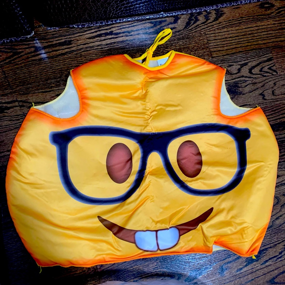 Halloween costume - Emoji
